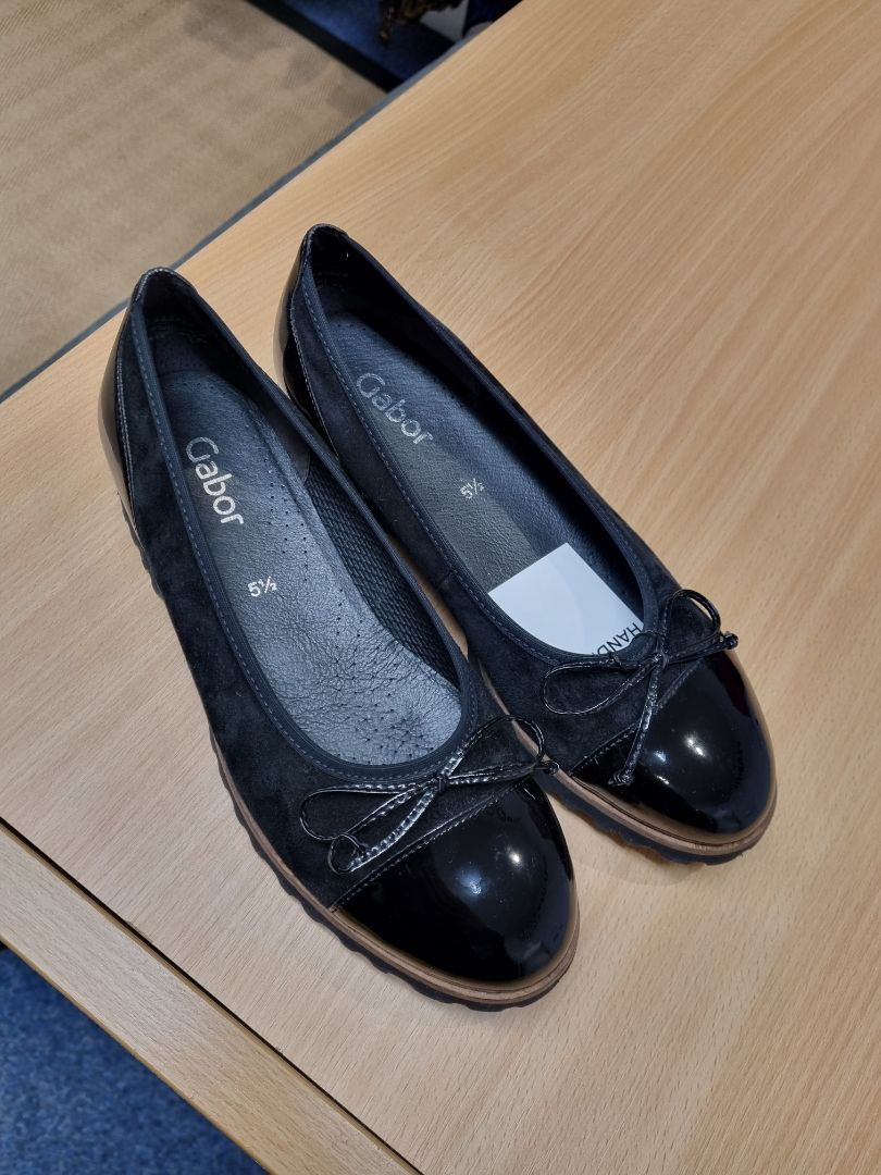 Gabor Black Bow Flat Shoes - Size 5.5