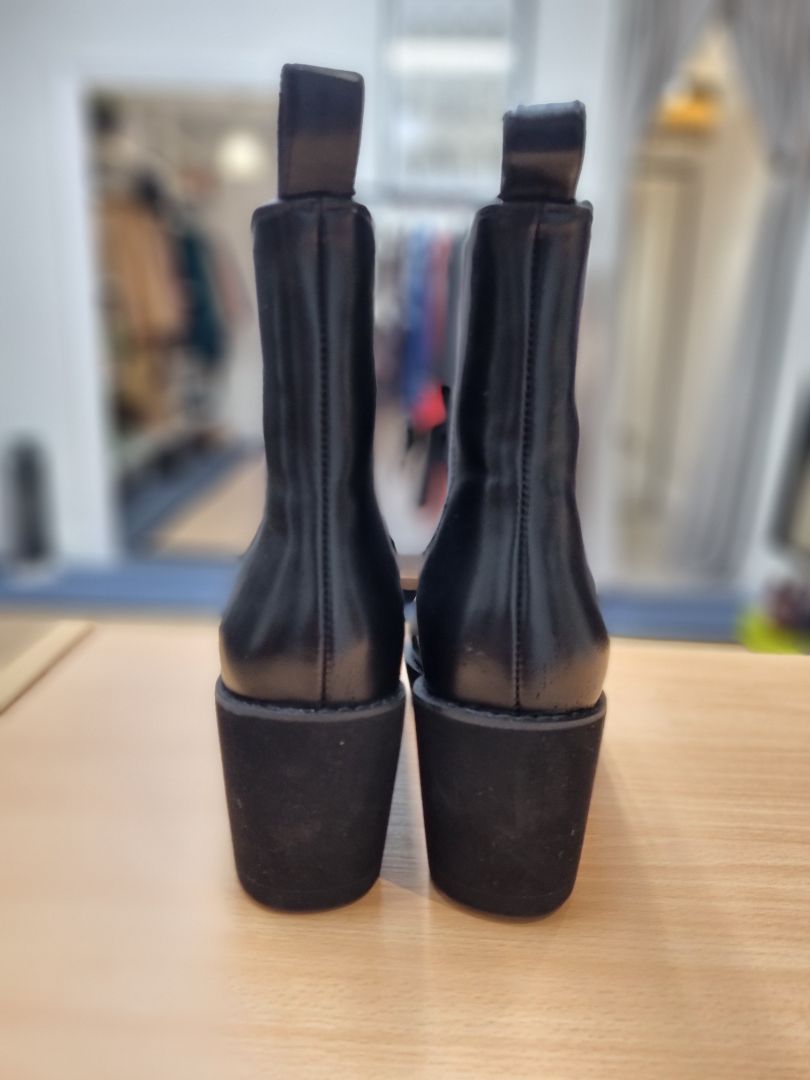 Moda in Pelle Black Wedged Boots - Size 5