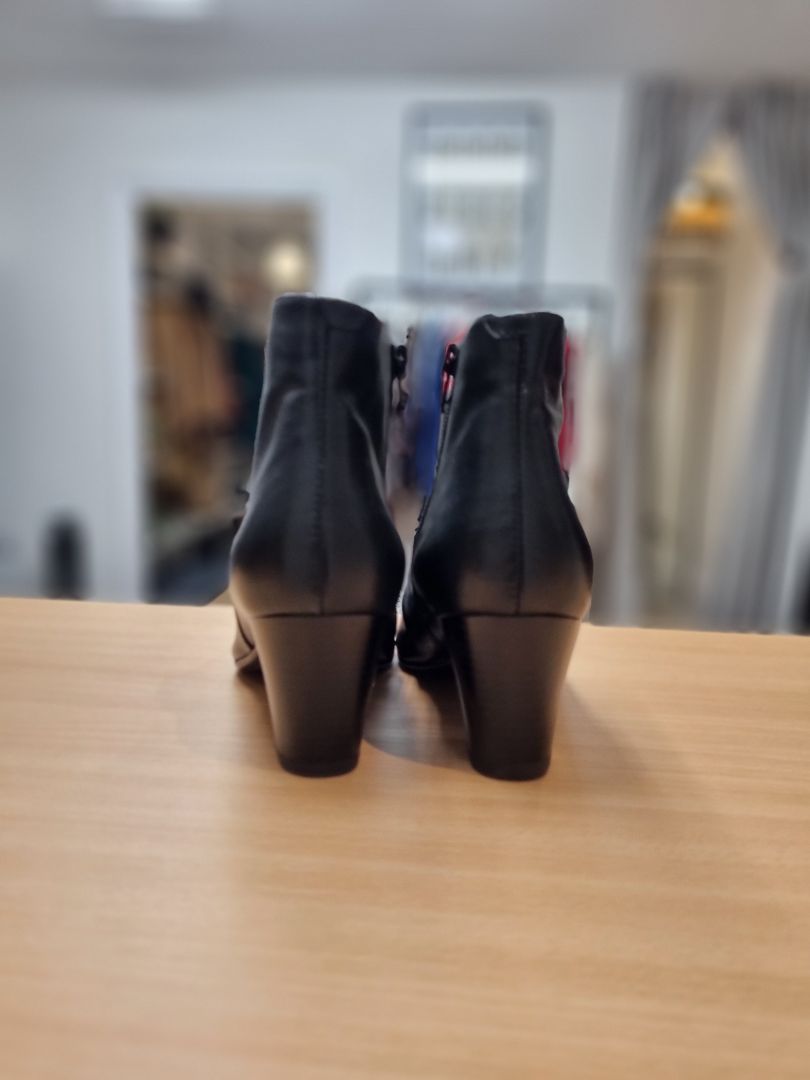 Cara London Black Ankle Boots - Size 3