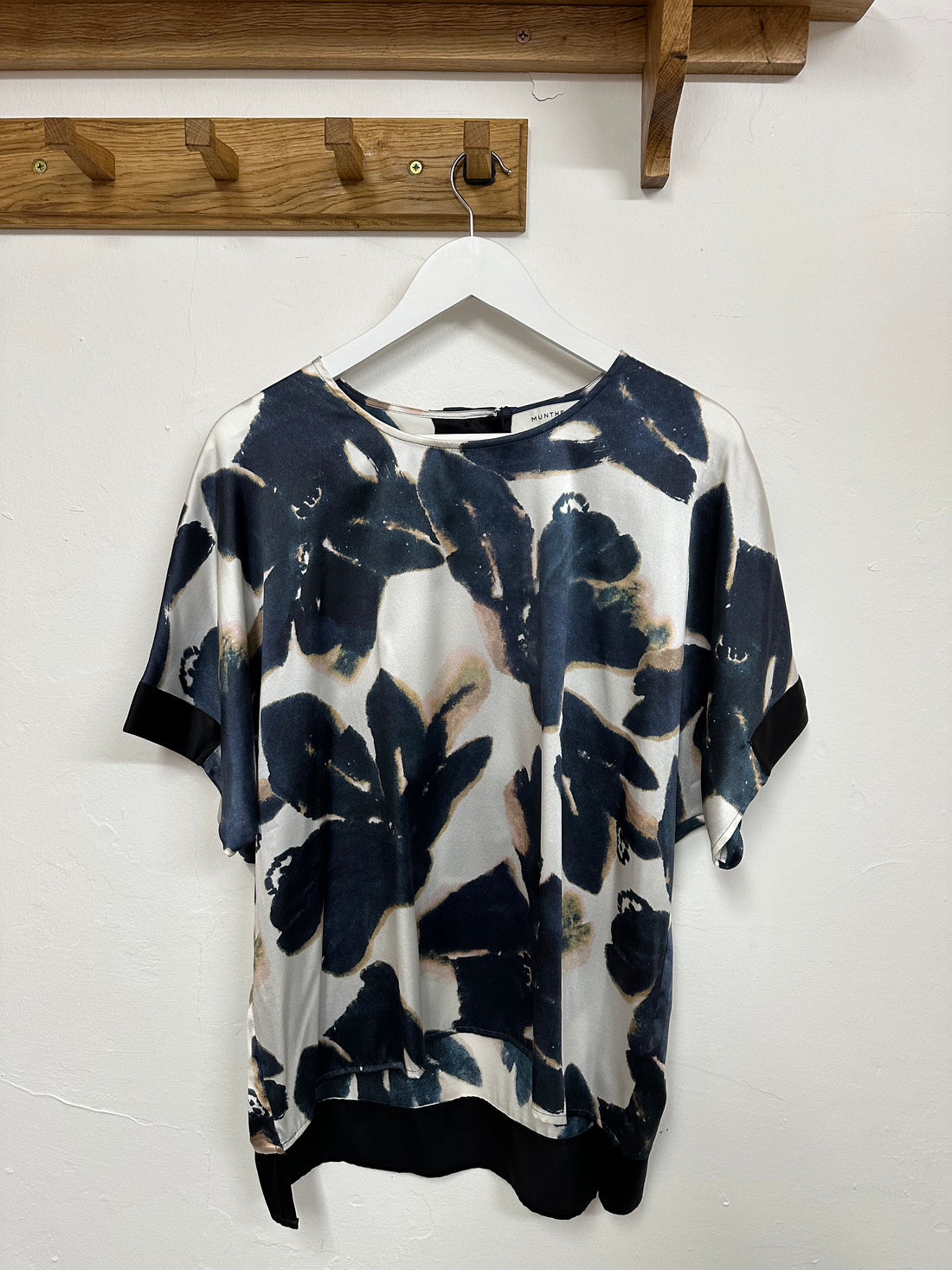 Munthe Navy Cream Abstract Print Silk Oversized Tee Top - Size 38 (UK 10)