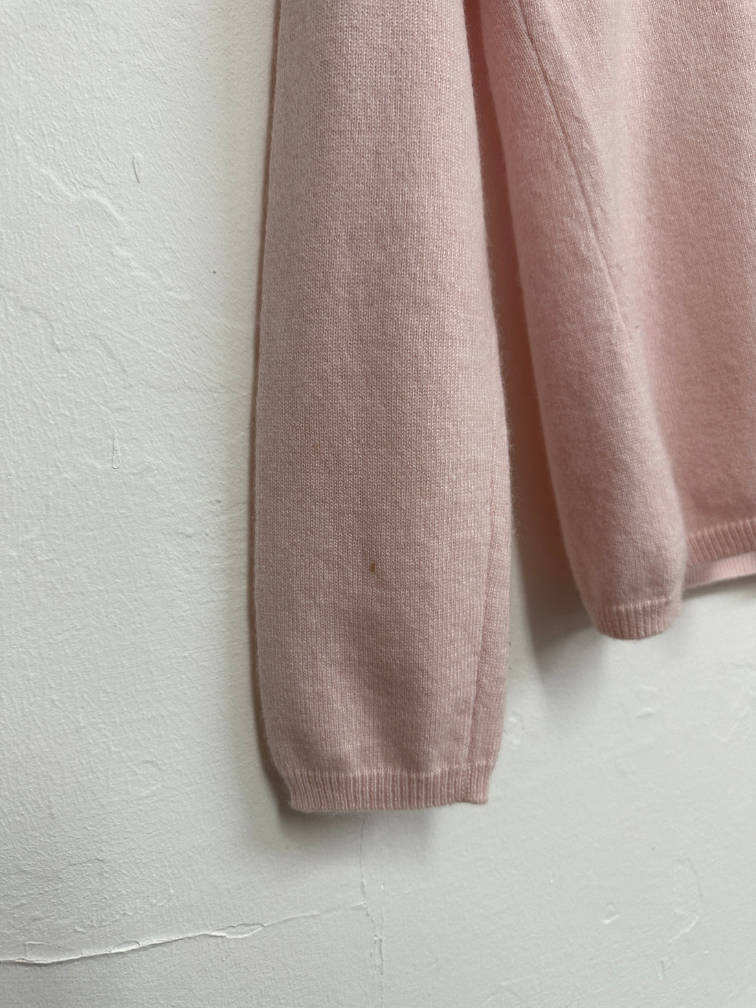 Jaeger Light Pink Cashmere V-Neck Jumper - Size M