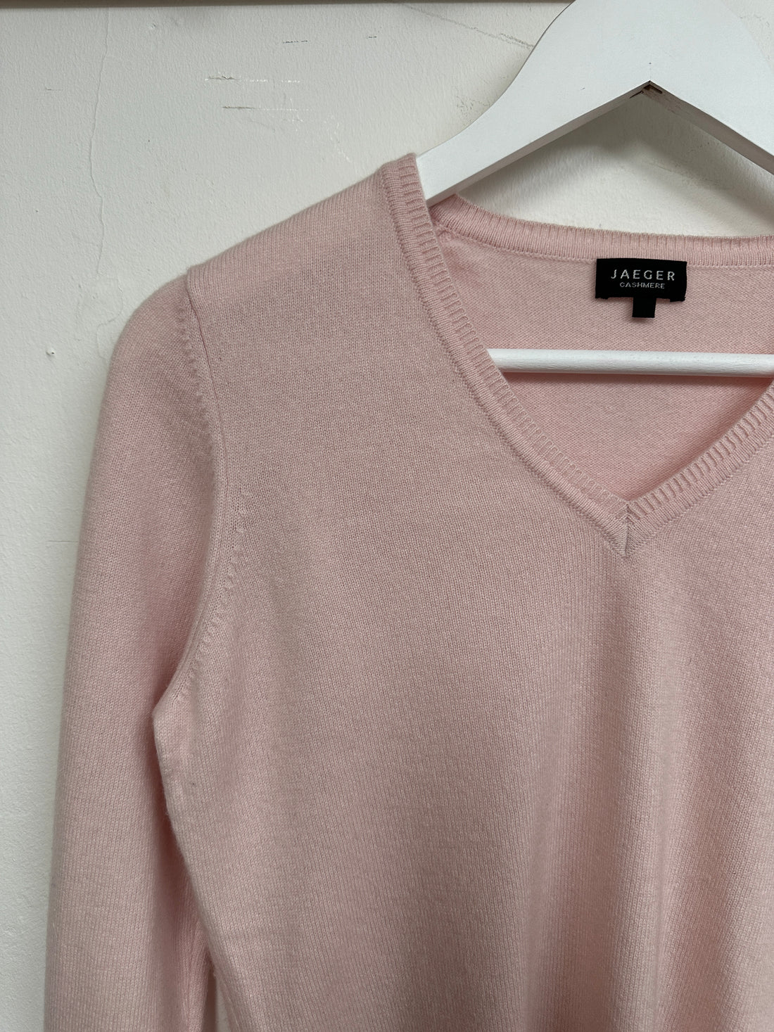 Jaeger Light Pink Cashmere V-Neck Jumper - Size M