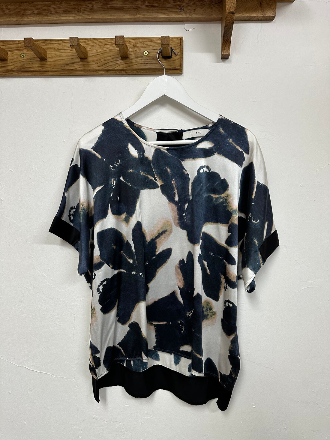 Munthe Navy Cream Abstract Print Silk Oversized Tee Top - Size 38 (UK 10)