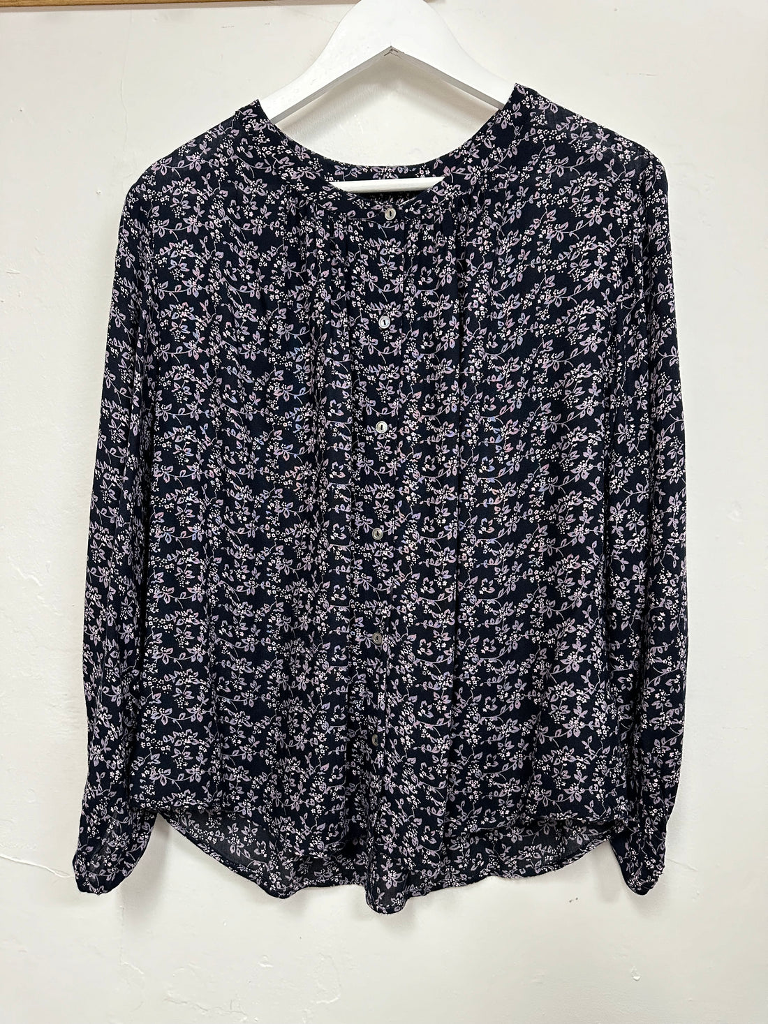 Velvet by Graham & Spencer Navy Pink Floral Puff Sleeve Blouse - Size S